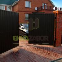 Распашные ворота из профнастила